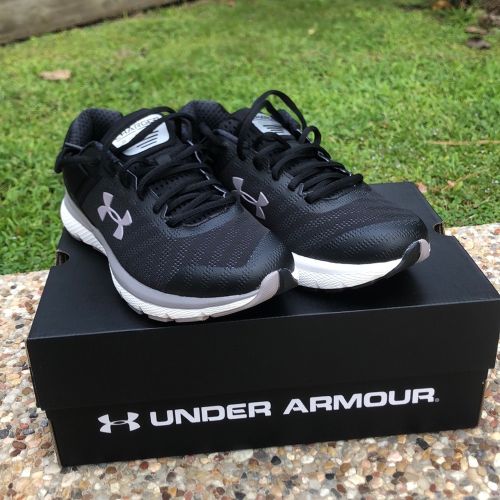 Under Armour Sneakers
